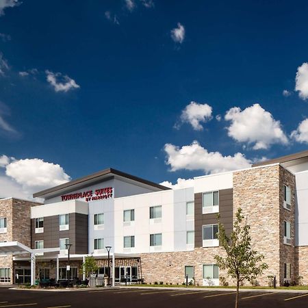 Towneplace Suites By Marriott Milwaukee West Bend Экстерьер фото
