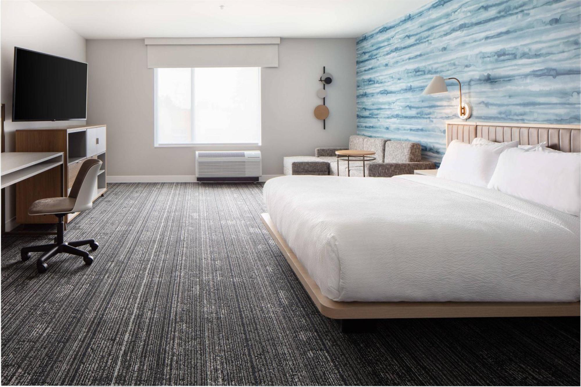 Towneplace Suites By Marriott Milwaukee West Bend Экстерьер фото