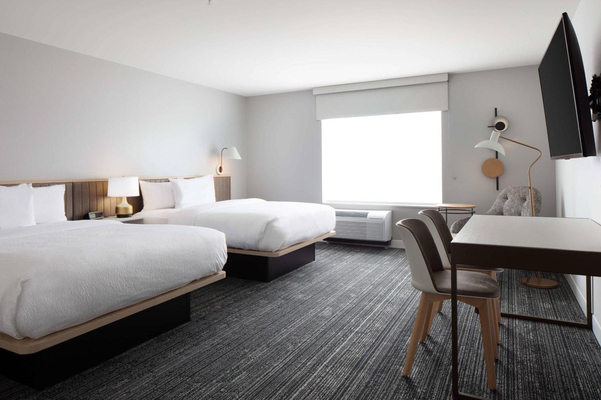 Towneplace Suites By Marriott Milwaukee West Bend Экстерьер фото